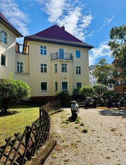 Charmante Altbauwohnung mit 2 Balkonen - Berlin
