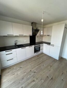 Sehr hochwertig ausgestattete 2,5-Raum Dachgeschoß- Wohnung in Sonneberg - ca. 70m² - Sonneberg