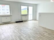 Alles komplett neu - 3-Raum-Wohnung im Barbara-Uthmann-Ring mit Balkon - Annaberg-Buchholz! - Annaberg-Buchholz