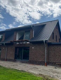 NEUBAU - Bezugsfertige Erdgeschosswohnung mit Photovoltaikanlage, Lüftungsanlage, Carport! - Norden