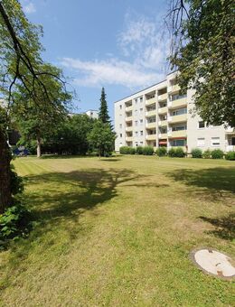 SCHÖN Immobilien: Top-Zustand - gemütliche 2-Zi-Whg mit Loggia und Küche - Germering