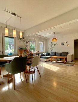 Zentrumsnahe Doppelhaushälfte mit großem Garten und Garage in Waiblingen zu verkaufen - Waiblingen