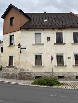 Sanierungsobjekt mit viel Platz und Nebengebäude in Mitterteich zu verkaufen - Mitterteich