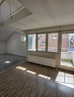 ***PROVISIONSFREI*** Im Herzen von Steinenbronn 4 ½-Zimmer-Galeriewohnung mit Balkon! - Steinenbronn