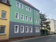 Perfekt für Singles! Mit EBK! Tolle 1-Zimmer-Wohnung in zentraler Lage + Süd-Balkon + Dusche + Stellplatz - Groitzsch