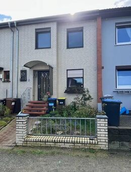 Bremen Mahndorf, Reihenmittelhaus mit Vollkeller und Garage - Bremen