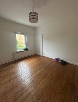 Charmante 3-Zimmer-Wohnung mit hohen Decken, Einbauküche und Top-Lage im Herzen von Geesthacht - Geesthacht