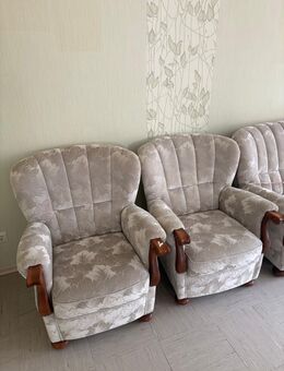 Couchgarnitur zu verschenken - Dreiteiler und drei Sessel - Unna