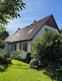 Landleben mit Stil - großzügiges Wohnhaus mit Gartenidylle am Feldrand - Medow