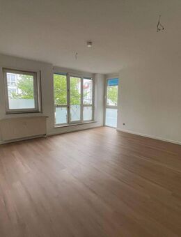Frisch sanierte 1-Zi Whg mit Erstbezug-EBK & Carport - Halle (Saale)