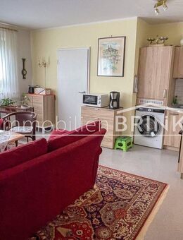 Gemütliche, helle 2-Zimmer Wohnung, senioren- und behindertengeeignet, mit Tiefgaragenplatz und drei Außenstellplätzen - Langenzenn