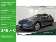 Skoda Superb, Combi e-TEC STYLE, Jahr 2021 - Neuss