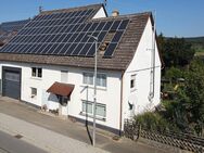 Ehemaliges Bauernhaus mit Ökonomieteil . ca. 1.088 m² Grundstück . PV-Anlage - Langenenslingen