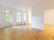 Mit Wintergarten & modernem Bad: 2-Zimmer-Altbauwohnung im Waldstraßenviertel - Leipzig