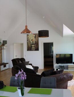 Helle möblierte Architektenwohnung mit Balkon im DG zentrale Lage in Salem - Salem (Baden-Württemberg)
