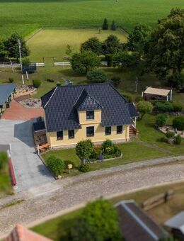 Neuwertiges Traumanwesen mit 190qm WFL + massive Garage +großer Spielwiese in 55min an der Ostsee - Boldekow