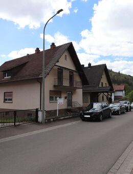 Gepflegtes Zweifamilienhaus in Hinterweidenthal zu verkaufen - Hinterweidenthal