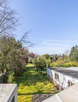 Gepflegtes Zweifamilienhaus mit ELW, Balkon, Terrasse, Garten + Garage - Wesseling