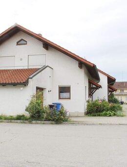 Sehr gepflegtes Einfamilienhaus/Doppelhaushälfte mit gemütlichem Garten und Terrasse in zentraler Lage von Hofkirchen - Hofkirchen