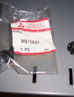 M976631 Schraube, Spritzschutz Mitsubishi Space Star - Hannover Vahrenwald-List