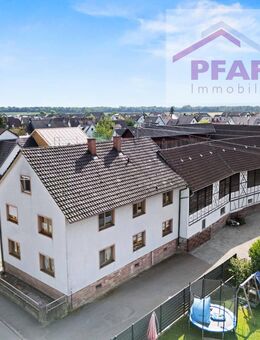 Zuhause ankommen in Ichenheim! Bezauberndes Mehrfamilienhaus mit viel Potential (Bebauung möglich) - Neuried (Baden-Württemberg)