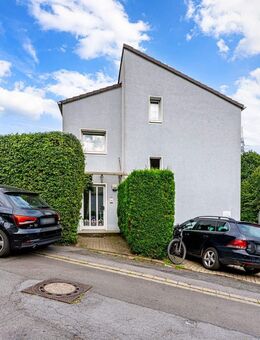Attraktive 3-Zimmer-Wohnung im 1. Obergeschoss mit Balkon, Stellplatz und flexiblem Grundriss - Bochum