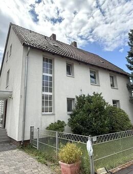 Großes, freistehendes Zweifamilienhaus in Weetzen - Ronnenberg