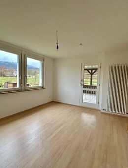 Großzügige 4-Zimmerwohnung mit Balkon und Garage in Bahlingen - Bahlingen (Kaiserstuhl)