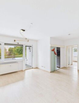 Gepflegte 3-Zimmer-Wohnung mit Balkon und Tiefgaragenstellplatz in Wiesbaden-Nordenstadt ! - Wiesbaden