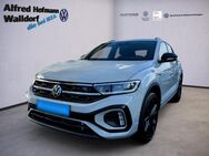 VW T-Roc, 2.0 TSI R-Line, Jahr 2023 - Walldorf (Baden-Württemberg)