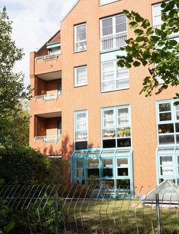 Solide vermietete Wohnung in gefragter Lage mit Stellplatz und Aufzug - Kiel