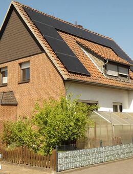 RESERVIERT! EFH mit Einliegerwohnung auf großem Eigentumsgrundstück in Zentrumsnähe von Versmold - Versmold