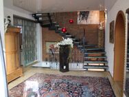 !Provisionsfrei! Exklusive Villa mit schönem Anwesen - Riedstadt