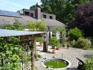 Großes Wohnhaus mit Garagen in Weißenburg - Weißenburg (Bayern)
