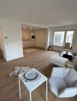 Kernsanierte, lichtdurchflutete 3-Zimmer-Ergeschoss-Wohnung - Hersbruck