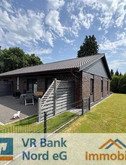 Exclusives Wohnen zur ebenen Erde - energetisch hochwertige DHH mit Carport in Sackgassenlage - Süderlügum