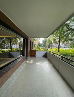 Moderne 3 Zimmer Eigentumswohnung mit Balkon (93 m²) + Terrasse + Hobbyraum & Tiefgarage - Hamburg