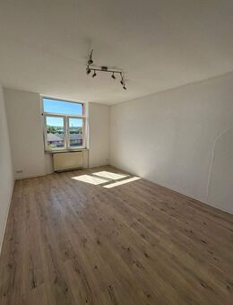 Wunderschöne 4 Zimmer im Dachgeschoss suchen Familie / Gera - Gera