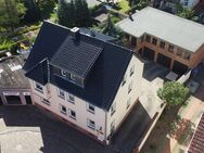 Dreifamilienhaus mit 3 Garagen und viel Nutzfläche - Schönebeck (Elbe)