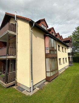 Vermietete geräumige 4-Raum-Eigentumswohnung mit Balkon, Stellplatz und Küche in Oelsnitz/Erzgebirge - Oelsnitz (Erzgebirge)