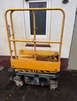 BoSS X2 Elektro-Scherenarbeitsbühne (4,55 m Arbeitshöhe) - Recklinghausen