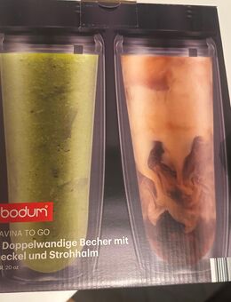 Zwei Doppelwandige Becher mit Deckel und Strohhalm - Rheine Zentrum