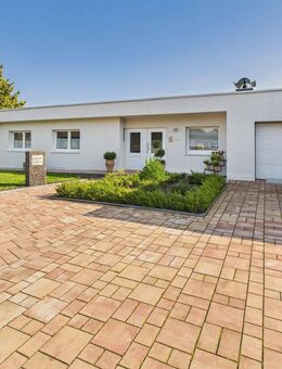 WOHNBAU: Leben und arbeiten unter einem Dach - Energetisch sanierter Bungalow in Top-Zustand - Bergheim (Nordrhein-Westfalen)