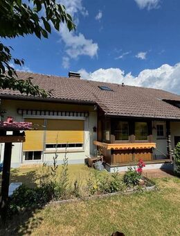 Schöne Lage in Lenzkirch gewünscht? Hier bitteschön.... familiengerechtes Einfamilienhaus mit zwei Einliegerwohnungen! - Lenzkirch