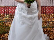 Braut Kleid A Linie - Schnäppchen Preis - Bausendorf