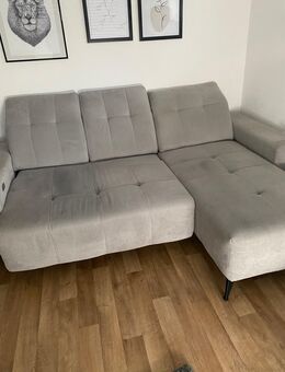 Neuwertiges elektrisch ausziehbares Sofa! - Lippstadt