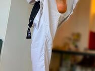 Sklave sucht dominante Kampfsportler (taekwondo, karate, judo, BJJ) - München