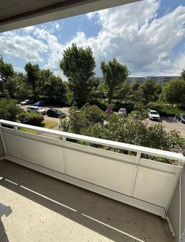 3- Raum Wohnung mit Balkon als Erstbezug nach Renovierung - Halle (Saale)