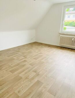 JETZT ZUGREIFEN: Lichtdurchflutete 3-Zimmer Wohnung mit Tageslichtduschbad ab November! - Uslar