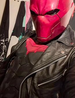 Red hood helm €100 - Ellhofen